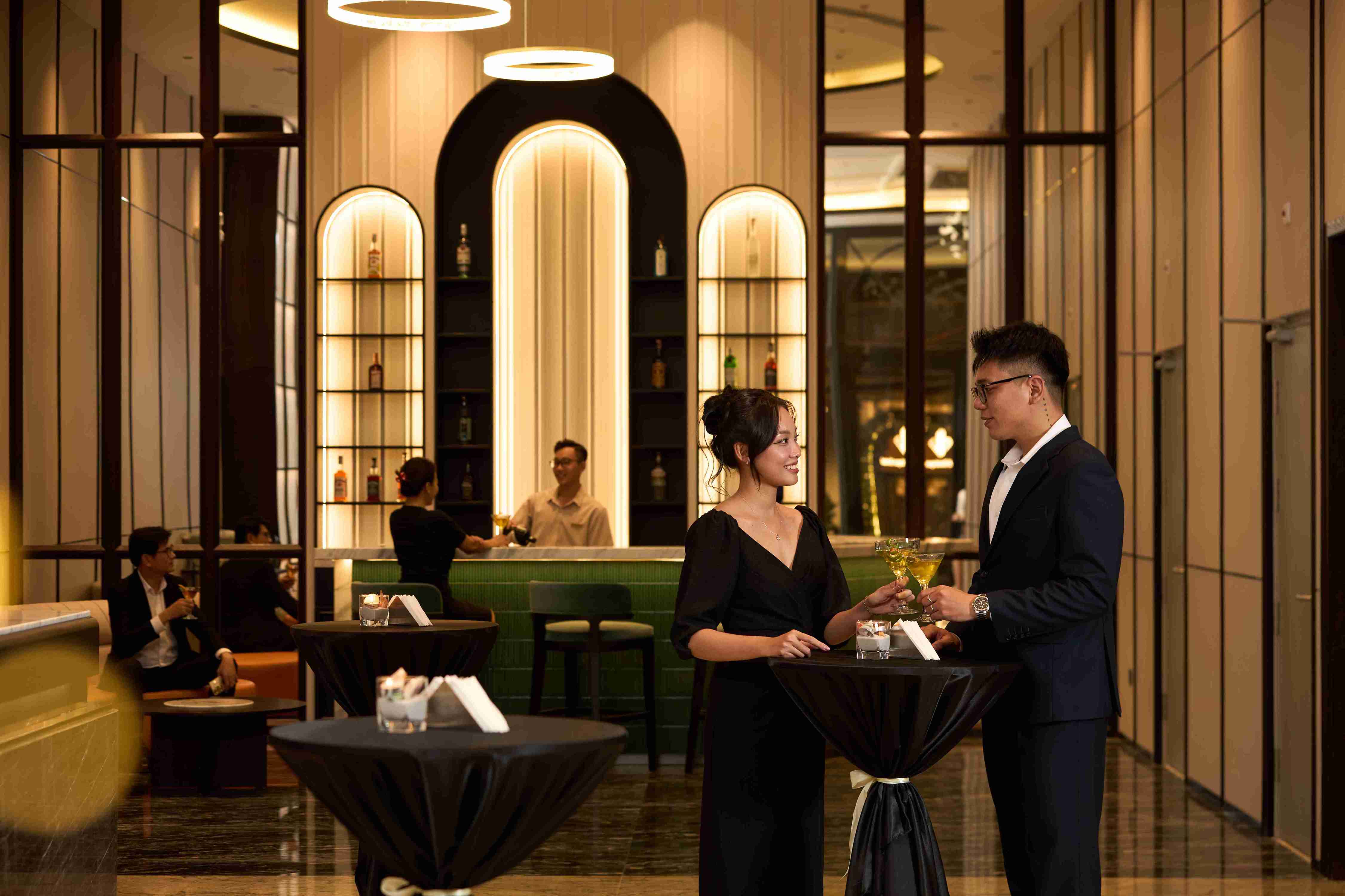lobby-bar-2.jpg