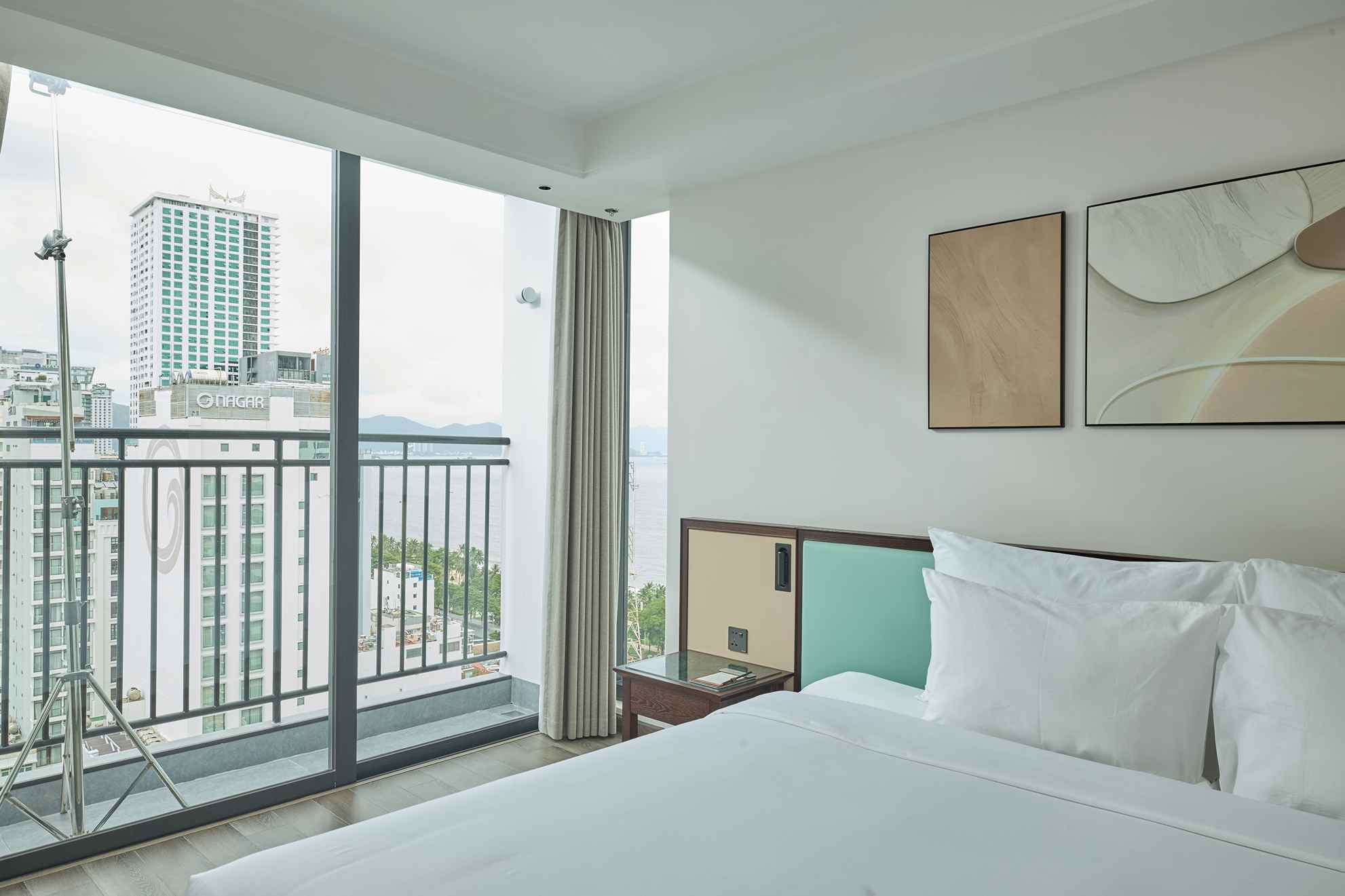 SIGNATURE PARTIAL SEA VIEW